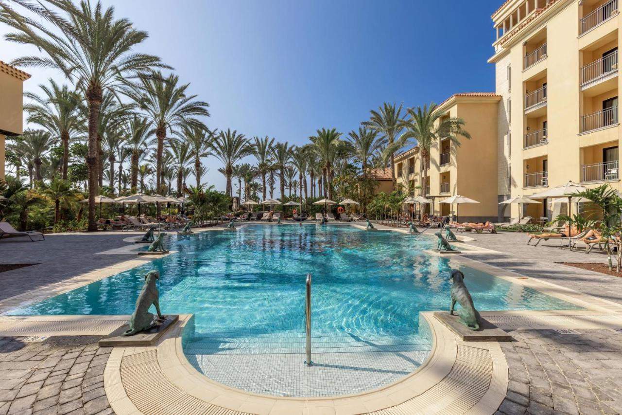 Lopesan Costa Meloneras Resort & Spa Luaran gambar The pool at the Royal Mirage