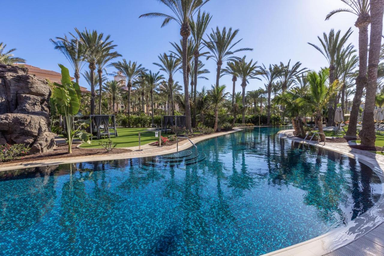 Lopesan Costa Meloneras Resort & Spa Luaran gambar The swimming pool at the Royal Mirage Hotel