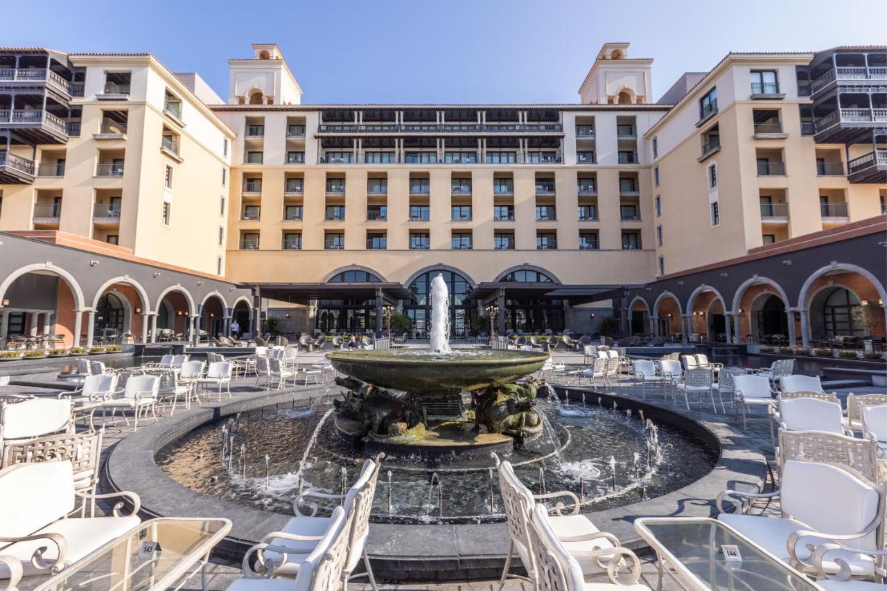 Lopesan Costa Meloneras Resort & Spa Luaran gambar The hotel's courtyard