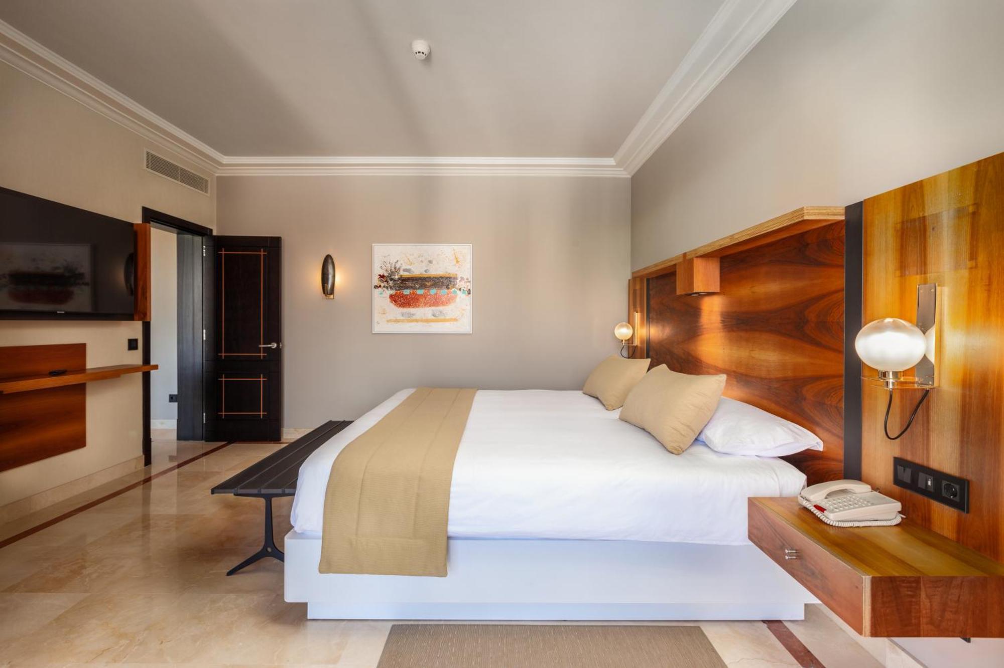 Lopesan Costa Meloneras Resort & Spa Bilik gambar A bedroom at the hotel